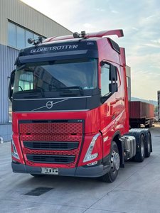 Camión Tractor de Servicio Pesado <span class=keywords><strong>Volvo</strong></span> FH500 Año 2022 Usado, Modelo Horse Head, Tracción 6x4, 10 Ruedas, Cabina de Techo Alto con Cama, 500hp, Volante a la Izquierda - Product Image 3