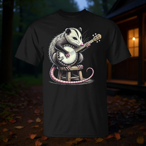 Camiseta con diseño de opossum lindo tocando banjo, diseño musical de animales, talla unisex para adultos - Product Image 3