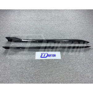 Faldones laterales de fibra de carbono seca estilo GTAM para Alfa Romeo Giulia Quadrifoglio 2016-2023 - Product Image 2