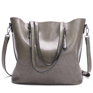 Fabricant de sacs à main vintage de mode pour dames personnalisés gros sacs fourre-tout à bandoulière en cuir véritable ciré à l'huile pour femmes - Product Image 6