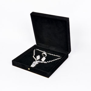 Caja de Joyería de Terciopelo Negro de Lujo Personalizada, Caja de Terciopelo para Anillos, Aretes, Collares, Pulseras y Brazaletes - Product Image 6