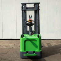 Transpalette Électrique Autoporté MOVMES 1500kg à Batterie Lithium, Levée 5m 6m pour la Manutention de Matériaux en Entrepôt