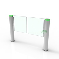 Barrière pivotante à profil mince avec moteur sans balais et passage large pour les entrées de bureaux et commerciales