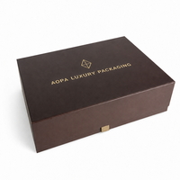 Boîte en papier enduit pliable haut de gamme avec logo personnalisé, fermeture magnétique étanche, ruban et estampage à chaud doré, portable et écologique