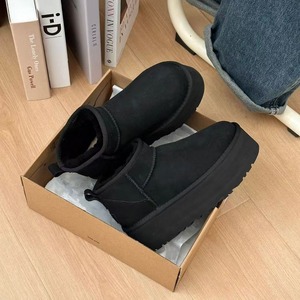 DB Handmade 35-40 <strong>Winter</strong> Women Snow Boots Comfortable <strong>Lady</strong> <strong>Shoes</strong> Warm Home <strong>Shoes</strong> for 2 Color Thin and Thick Bottomed Warm Socks - Product Image 5