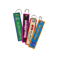 Porte-clés en tissu économique, avec étiquette tissée à logo double face 3D, démontable avant l'expédition, avec crochet, style Jet Tag, personnalisé et brodé