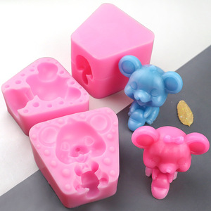 Molde de silicona INTODIY de dibujos animados de ratón para decoración de pasteles de chocolate, molde de silicona de ratón macho y ratón hembra para jabón artesanal - Product Image 2