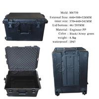 Boîte à outils en plastique rigide étanche avec double roulettes pivotantes, indice de protection IP67, doublure en EVA, fermeture à boucle