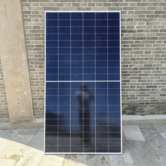 N-Type for Solar Panel 620W-635W Half Cell Mono Module 24.06% Efficiency 182mm for Commercial Industrial Use OEM Acceptable