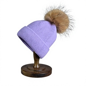 Bonnet unisexe en acrylique lavande avec pompon marron, tricoté à la main, couleur unie, chapeau d'hiver pour adultes 56-58CM, style décontracté - Product Image 1