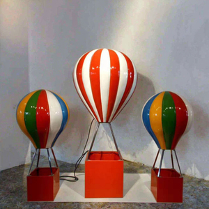 Sculpture <span class=keywords><strong>de</strong></span> bonbons en ballons festifs - Décoration artistique extérieure fantaisiste en fibre <span class=keywords><strong>de</strong></span> verre/résine époxy peinte à la main pour Noël et anniversaire - Product Image 4