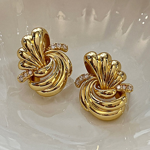 Orecchini Pendenti Purashia con Conchiglia, Placcati in Oro 18K con Diamanti Taglio Brillante Rotondo, Gioielli da Festa per Donne - Product Image 6