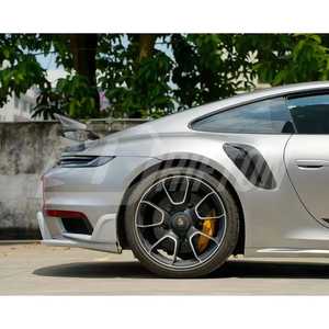 Ventilaciones laterales traseras de fibra de carbono seca para Porsche 911 992 Turbo S - Product Image 3