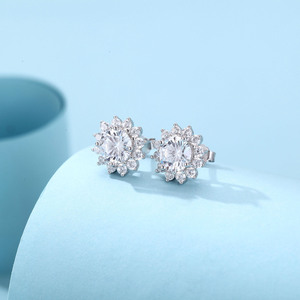Fashionable Hot Selling 925 Sterling Silver Moissanite Earrings 18K <strong>Gold</strong> Plated 1 <strong>Carat</strong> Diamond Sunflower Ladies Earrings - Product Image 5