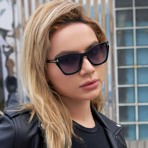 Gafas de sol retro con forma de ojo de gato para mujer, montura negra, lentes de PC, protección UV400, gafas de sol de estilo callejero a la moda - Product Image 2