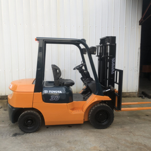 Used Toyota 3Ton Diesel <b>Forklift</b> Good Performance and Low Price Japan Original Electric Gas <b>Forklift</b> with 3 Meters Lift - Product Image 4