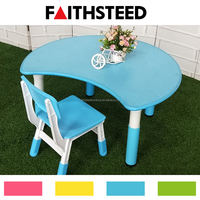 Ensemble table et chaises Crescent pour enfants avec pieds réglables en hauteur pour la salle de jeux, la salle de classe et la maternelle