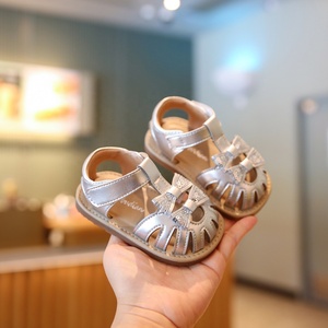 Sandales à semelle souple pour bébés filles - Design avec nœud, chaussures d'été tendance pour fillettes - Product Image 2