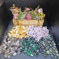 Prix de gros, cristal de quartz rose sculpté à la main, cristal naturel de guérison, cristal de matériaux mixtes, pierre de rubis roulée, artisanat pour cadeaux