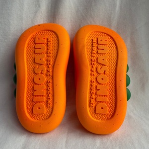 รองเท้าแตะการ์ตูนรูปแครอทสำหรับผู้หญิง พื้นรองเท้ากันลื่น PVC พื้นรองเท้า EVA ใส่ได้ทุกฤดู ใส่ในบ้าน ไซส์ 18-35 - Product Image 5