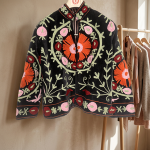 Veste réversible en velours brodé Suzani noir, faite à la main, taille unique, doublure en coton, polyester/coton, style bohème - Product Image 3