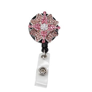 Bobine de <span class=keywords><strong>badge</strong></span> rétractable en cristal strass fleur rose fournitures de bureau accessoire de porte-<span class=keywords><strong>badge</strong></span> d'identification d'infirmière - Product Image 1
