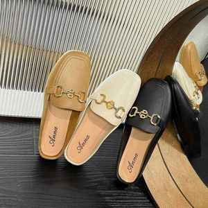 Женские сандалии с металлической цепочкой - Product Image 1