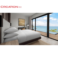 Ensemble de mobilier d'hôtel de luxe avec vue sur la mer, mobilier d'hôtel personnalisé avec lit king-size et balcon pour projet