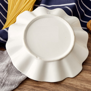 Assiette en céramique blanche en forme de coquille d'huître, écologique, de luxe, fabriquée à la main, pour les hôtels et les restaurants, vaisselle, fruits de mer, salade, sashimi - Product Image 6