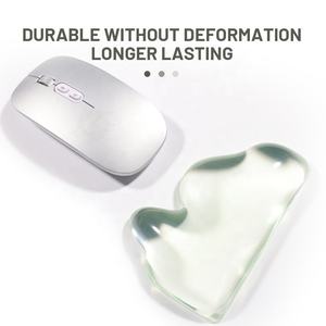 Set Tappetino Mouse Trasparente Anime Gaming con Poggiapolsi in Gel Silicone TPU, Grande Formato Disponibile - Product Image 3