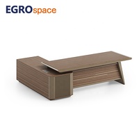 Solution de mobilier de direction EGROspace, bureau de direction en forme de L, élégant et luxueux, bureau de direction exécutif