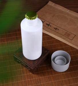 Bouteille en porcelaine blanche personnalisée avec couvercle Bouteilles en <span class=keywords><strong>verre</strong></span> de <span class=keywords><strong>25cl</strong></span> pour jus de fruits et boissons gazeuses Bouteille d'eau en <span class=keywords><strong>verre</strong></span> minéral avec couvercle à vis - Product Image 3