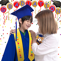 Gaun Wisuda TK Anak Laki-laki Perempuan Seragam Sarjana 3Pcs Set Seragam Wisuda Prasekolah Jubah Selendang dan Topi