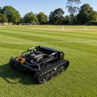 Tondeuse robot télécommandée 4x4 à moteur essence 4 temps, chenilles en caoutchouc robustes pour la tonte des vergers et des pentes