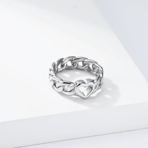 Trendy Cuban <b>chain</b> heart-shaped ring, a niche, high-end <b>titanium</b> steel gold-plated fashion work ring. - Product Image 4
