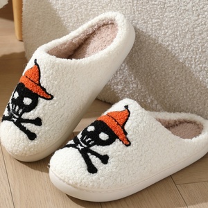 Chaussons d'hiver doux et confortables en peluche de haute qualité pour intérieur et extérieur, avec logo personnalisé, nouveau design fruité, massage des pieds, vente en gros à bas prix - Product Image 4