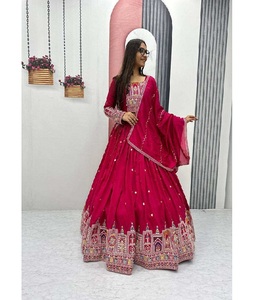 Hermoso Lehenga Choli de Diseñador con Bordado Detallado en Hilo, Ideal para Vestimenta Femenina en Festivales, Ropa Étnica - Product Image 1