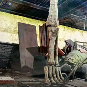 Accessoire de simulation d'os de jambe de dinosaure sur mesure |   Réplique réaliste de fossile préhistorique pour parcs à thème, musées et décorations d'événements - Product Image 2