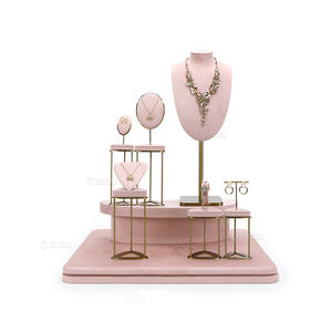 Présentoirs à bijoux roses personnaliser les accessoires de présentation de bijoux de luxe ensemble de présentoir de présentoir de bijoux en bois personnalisé - Product Image 6