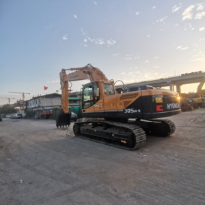 Excavatrice sur chenilles Hyundai 305 d'occasion, d'origine coréenne, 30 tonnes, bon état, prix avantageux, à vendre - Product Image 5