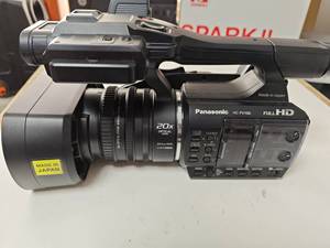 Caméra de conférence professionnelle <span class=keywords><strong>Panasonic</strong></span> PV100GK d'occasion, 4K, zoom optique 10x, matériau plastique - Product Image 3