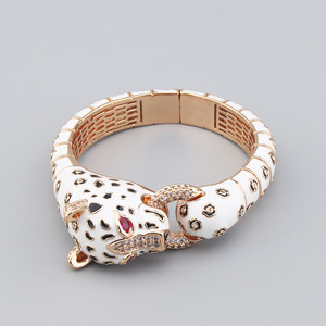 Bracelets de luxe plaqués or avec motif panthère blanche vintage pour femme HR - Product Image 5