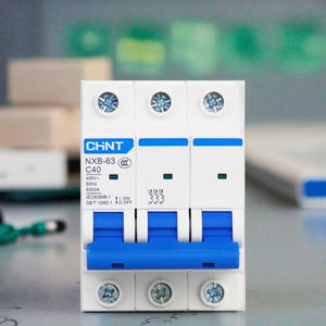 מפסק זרם מיניאטורי 1P 2P <span class=keywords><strong>3P</strong></span> 4P NXB-63 עם כושר ניתוק 6kA ו-10kA יחידת ניתוק תרמו-מגנטית 220V/380V - Product Image 3