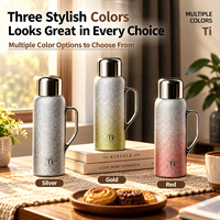 Bouteille d'eau portable de luxe personnalisée en titane à double paroi de 27 oz avec couvercle à bouton-poussoir et bec verseur, grande capacité, avec poignée de transport pour la maison