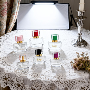 Oem 30ml thủy tinh sang trọng rỗng vuông hương thơm phun chai hình dạng bơm lại rỗng chai nước hoa với màu khác nhau khoảng cách - Product Image 4