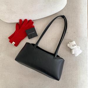 Sac à bandoulière simple pour femme, sac à main minimaliste à poignée supérieure en cuir PU lisse, sac décontracté à porter sous le bras - Product Image 1
