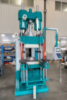 SM-160A Équipement vertical entièrement automatique pour le moulage par injection de caoutchouc de claviers en silicone et d'anneaux d'étanchéité en silicone