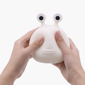 Snail-shaped Silicone Cartoon USB-Charged <strong>Timer</strong> LED Night <strong>Light</strong> <strong>with</strong> Touch Control Yellow <strong>Light</strong> Dimmable &amp; Eye-Protecting - Product Image 3