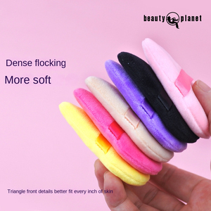 Beauty Planet Top Seller Triangle <span class=keywords><strong>Puff</strong></span> Poudre libre Éponge de maquillage Doux Cosmétique Bouffée de maquillage Velours Visage Bouffée de poudre personnalisée - Product Image 2