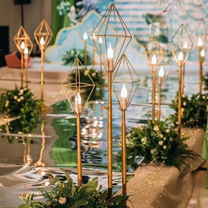 Lámpara de metal con diamantes para decoración de bodas, pasarelas y eventos, con función de elevación, para decoración de caminos y jardines, guía de camino. - Product Image 1